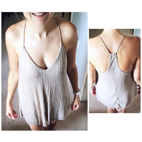 Forever 21 Dresses & Skirts - [F21] Gold Contemporary Lined Flowy Dress